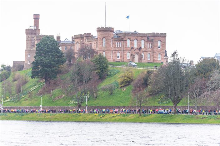 mass runners under castle inverness
